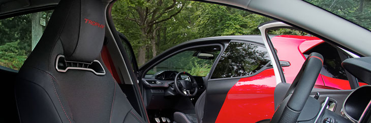 interieur clio rs trophy peugeot 208 gti