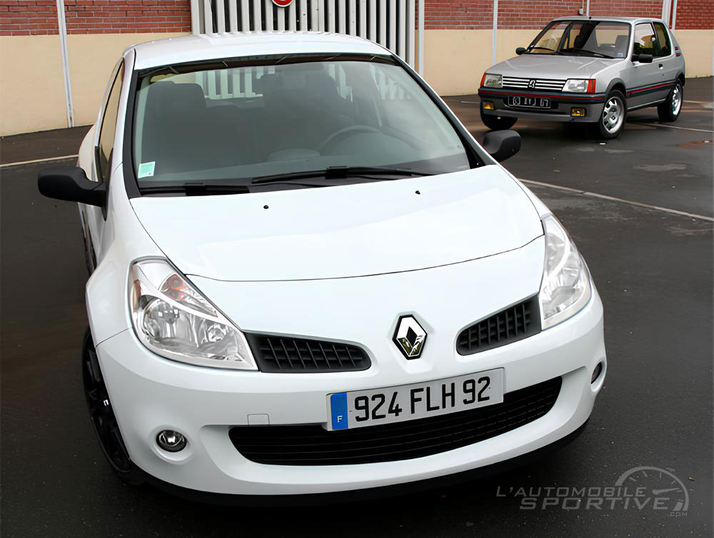 MATCH DES GENERATIONS : PEUGEOT 205 GTI 1.9 (1988) vs RENAULT CLIO 3 RS 