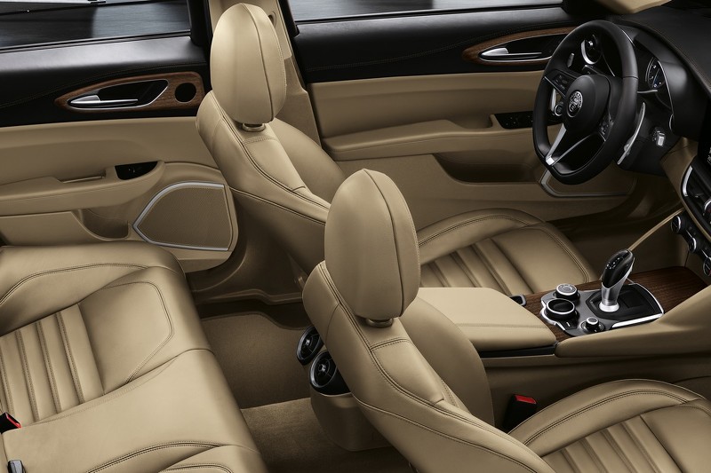 Agrandir la photo ALFA-ROMEO GIULIA 2016 photo alfaromeo_giulia_2000tbi_05