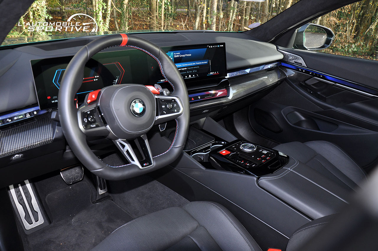 photo BMW M5 TOURING G99 photo