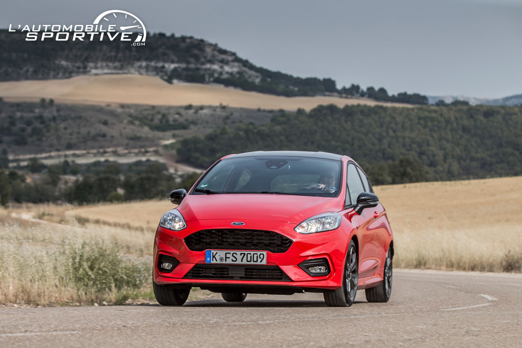 Agrandir la photo FORD FIESTA 7 ST-LINE photo fiesta_7_st-line_11