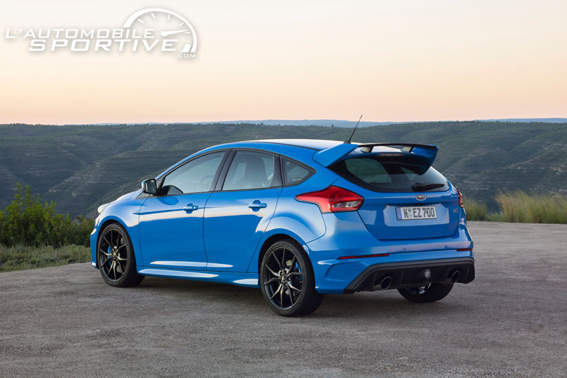 photo ford_focus_rs_350_02
