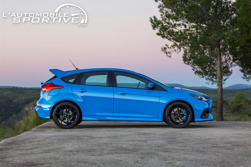 photo ford_focus_rs_350_03