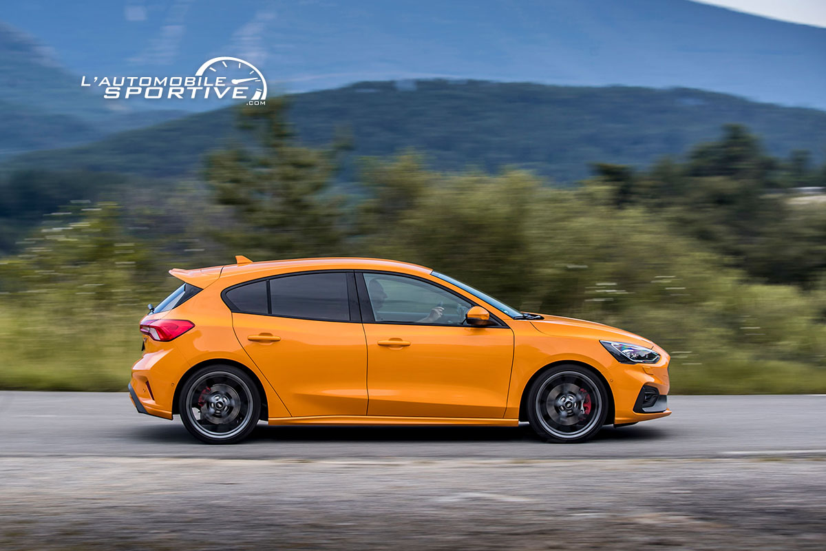photo ford-focus-4-st-280-2019_04