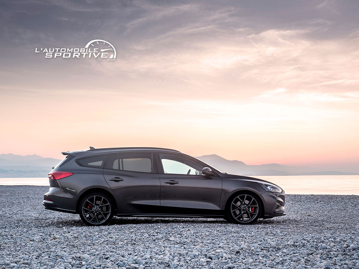photo ford_focus4_sw_st_02