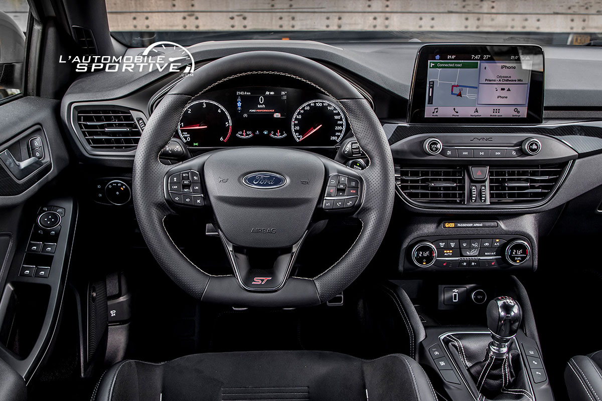 photo ford_focus4_sw_st_08