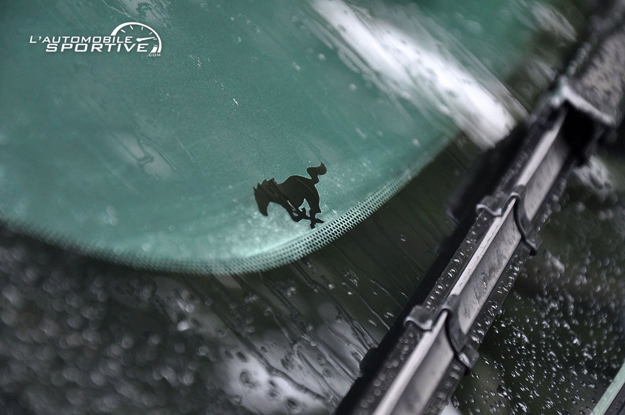 photo ford_mustang_mk7_dark_horse_08