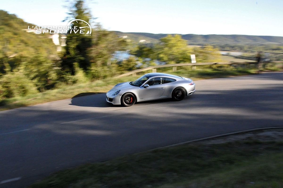 Agrandir la photo PORSCHE 911 991 II CARRERA GTS photo 911_991-2_carrera_gts_33
