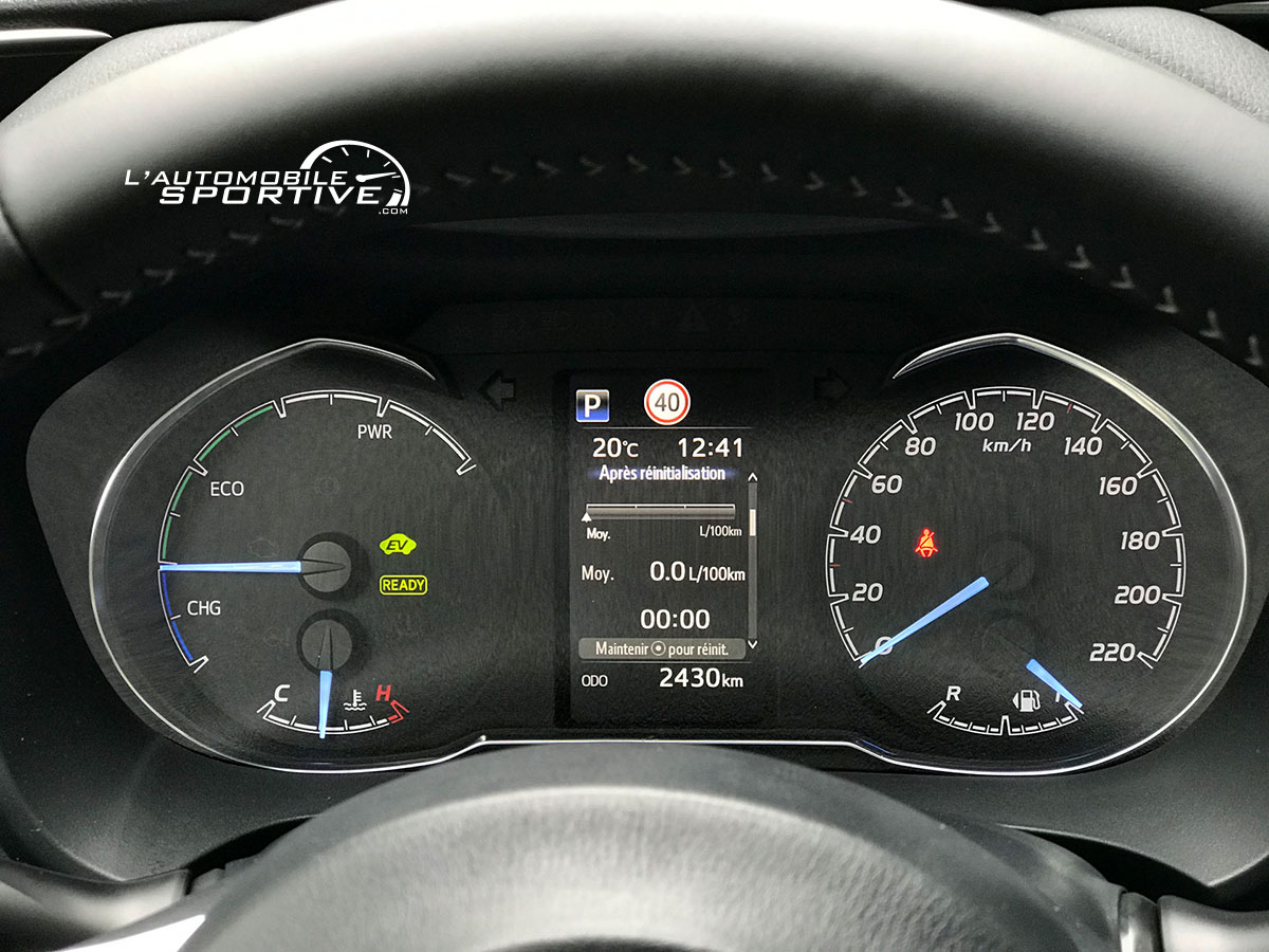 photo toyota_yaris_100h_gr_sport_05