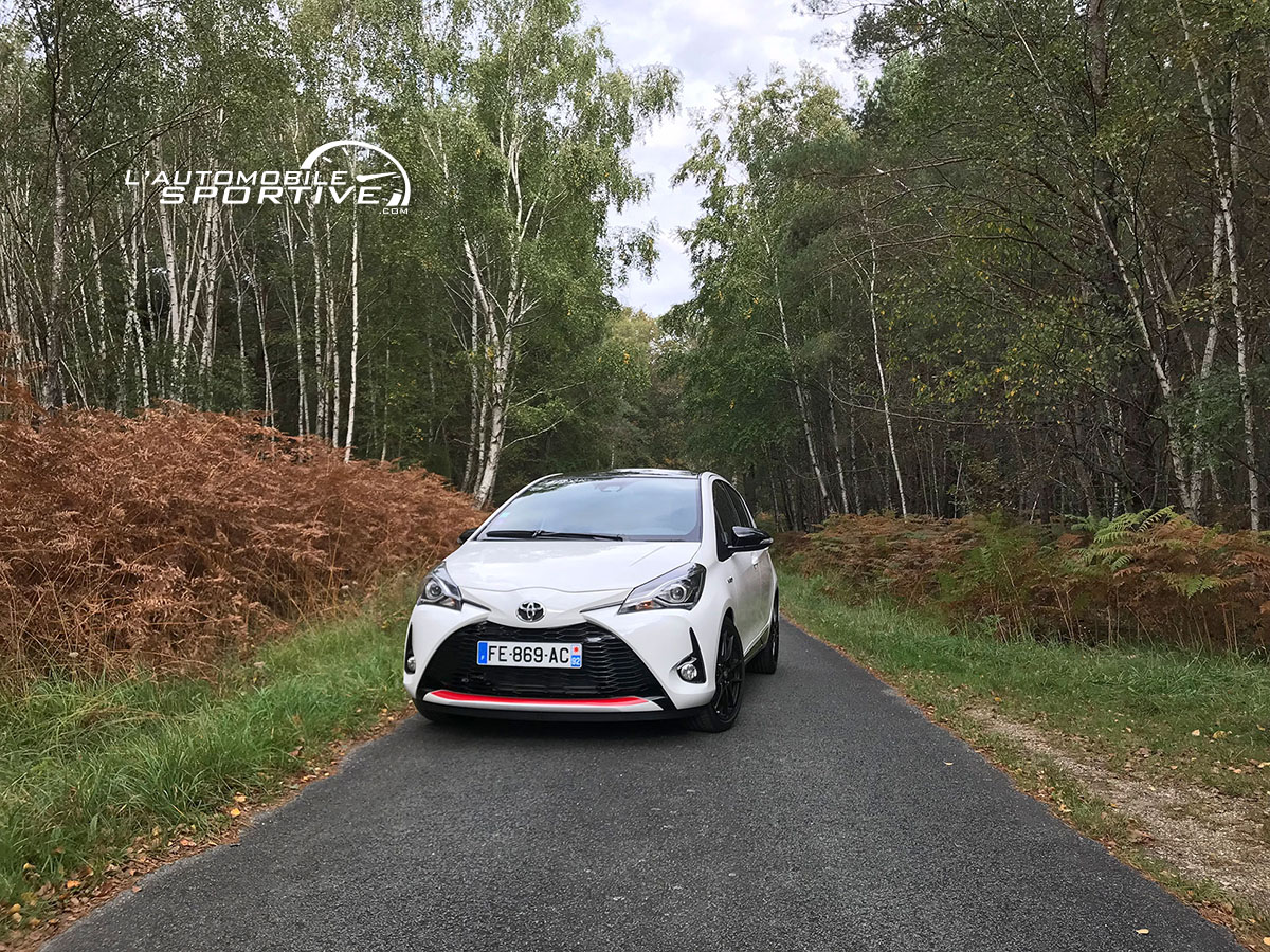 photo toyota_yaris_100h_gr_sport_10