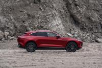 Aston-Martin-DBX_03.jpg