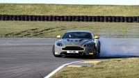 astonmartin-v12vantage2017_07.jpg