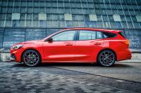 ford-focus-st-sw_02.jpg