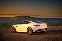 f-type_chequered_flag_02.jpg