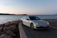 panamera_2-2_4s_e-hybrid_04.jpg