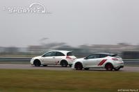 megane_trophy-r_r26r_19.jpg