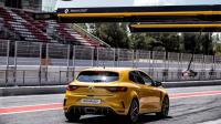 renault_megane_4_rs_trophy300_02.jpg