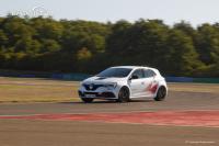 megane-4-rs-trophy-r_01.jpg