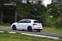 volkswagen_golf_8_r_20_20.jpg
