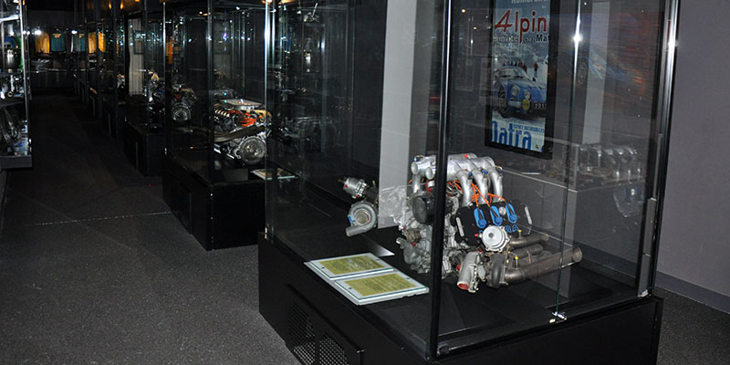 musée matra gallerie moteurs v12