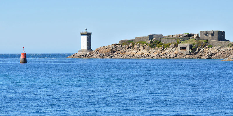 pointe de kemorvan, phare et fort