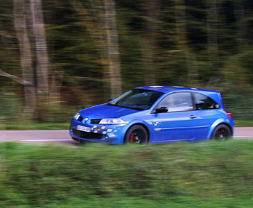 megane rs f1 team r26